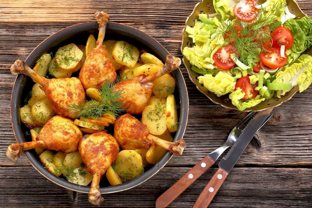 fotografie culinara, pulpe de pui si salata