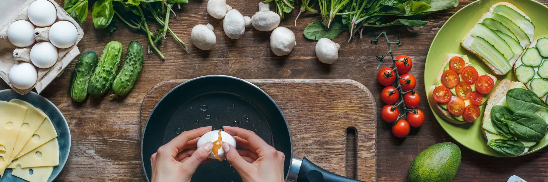 vedere de sus, masa de bucătarie, ingrediente, gătit